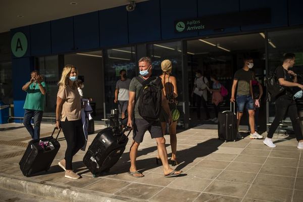 UE reabre sus fronteras a extranjeros mientras el virus se dispara en EEUU y América Latina - Mundo - ABC Color