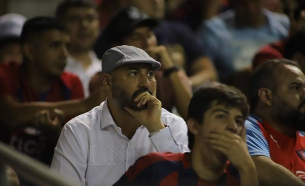 HOY / Raúl Zapag tilda de “poco profesional” al representante de Sergio Díaz
