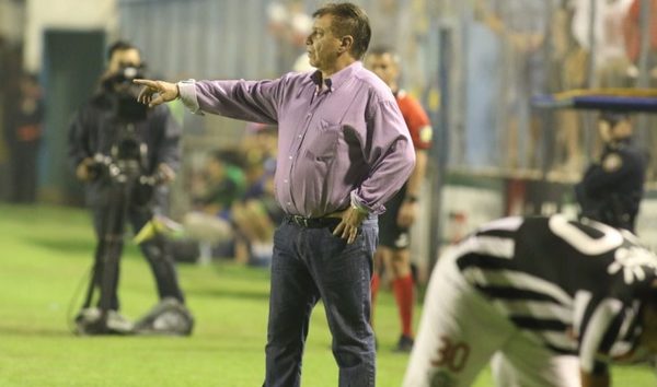 Ever Hugo Almeida, bicampeón de la Libertadores, cumple 72 años