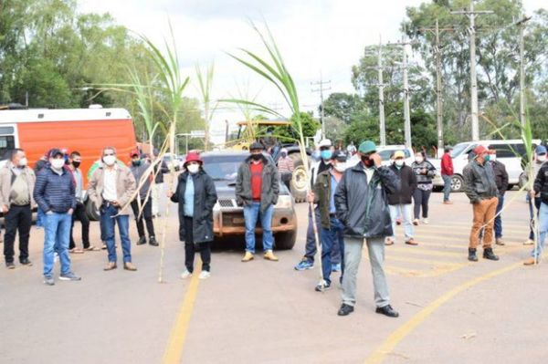 Cañicultores se movilizan para exigir fin de contrabando