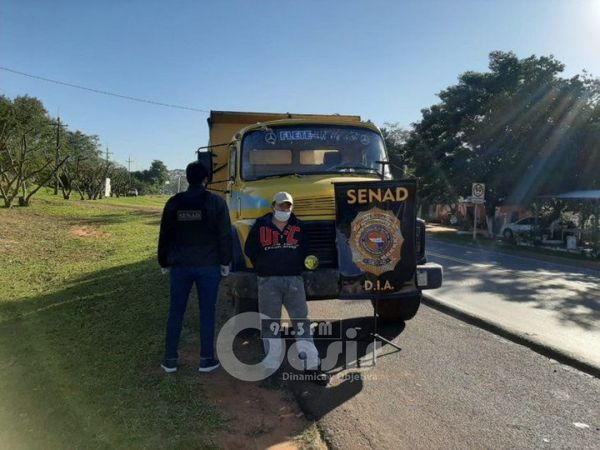 Cae camión tumba que transportaba marihuana