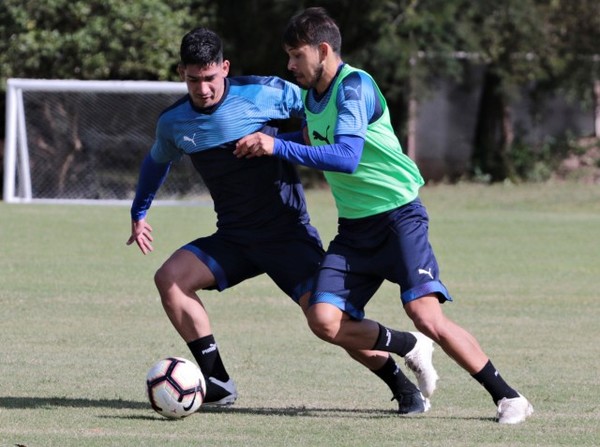 Fútbol en espacios reducidos, tarea principal del día de los albirrojos - APF