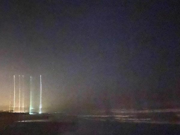 ¿Extraterrestres? Aparecen extrañas luces en el cielo y dibujos en playas de Brasil