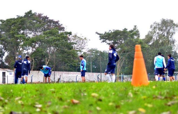 Gabriel Esparza podría arribar a Sol de América