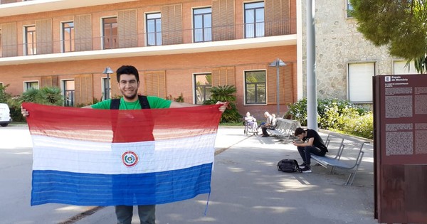 Paraguayo sobresaliente: Estudiar en plena crisis redobló desafío, dice joven masterando en España