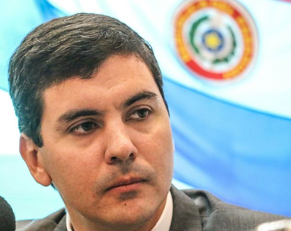 'Santiago Peña tiene que pedir disculpas a todos los contadores del Paraguay'