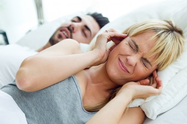 Apnea del sueño eleva riesgo de sufrir enfermedades cardiovasculares - Campo 9 Noticias