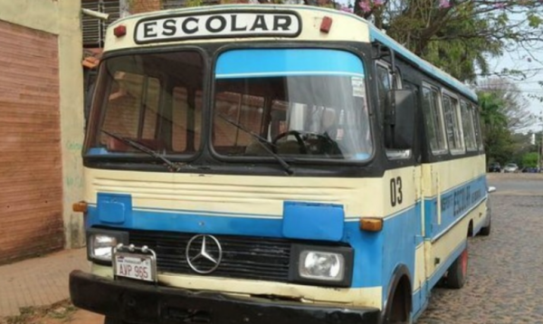 HOY / Transportistas escolares afirman que el gobierno los tiene abandonados