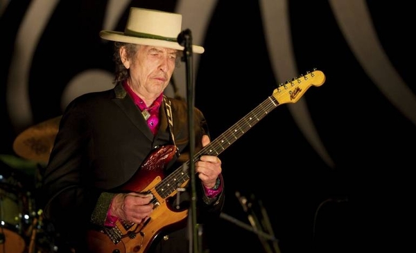 HOY / Bob Dylan hace historia en la cartelera Billboard con su nuevo disco