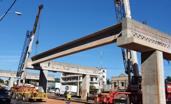 HOY / Colocan primeras vigas al segundo puente del Corredor Vial Botánico