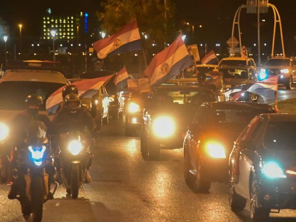 Gran caravana contra la corrupción en Asunción