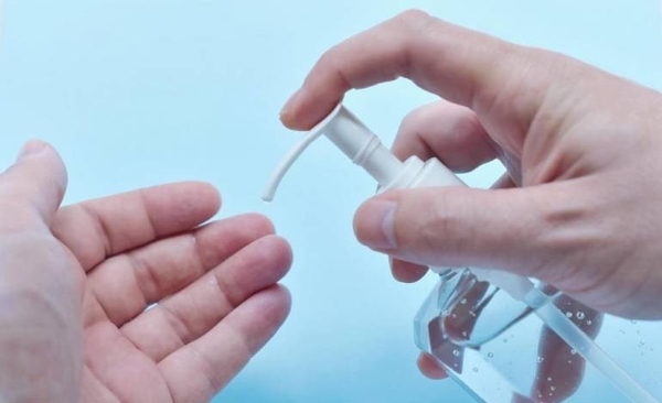 HOY / Universidad Hebrea crea desinfectante capaz de matar virus: producto llegará de la mano de HC Innovations