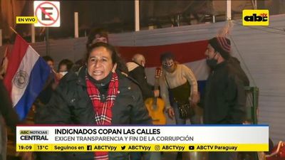 Indignados se manifiestan pidiendo transparencia - ABC Noticias - ABC Color