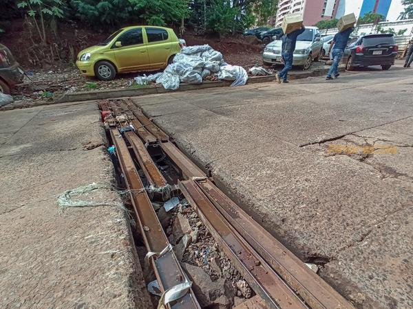 CDE presenta un aspecto de ABANDONO a días de festejar su 63 aniversario de FUNDACIÓN