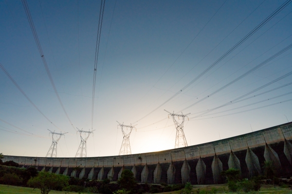 ITAIPU se convirtió en un «SALVAVIDAS ENERGÉTICO” para el Brasil