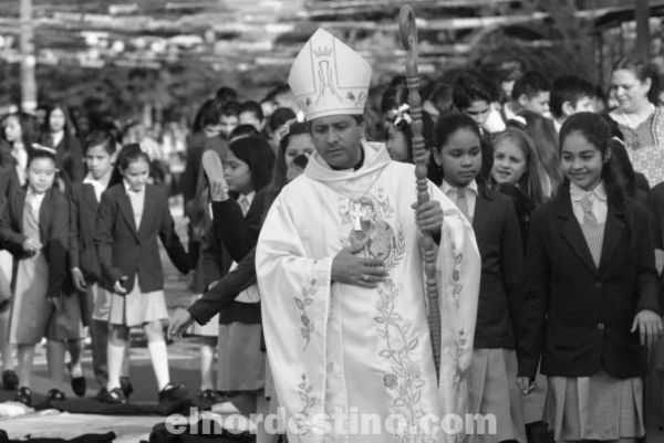 Alfombras en honor a la Virgen del Perpetuo Socorro cubrieron doce cuadras de la ciudad de Pedro Juan Caballero