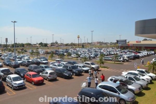 Suceso de ventas en el primer día del Black Friday Frontera en el debut de Planet Outlet