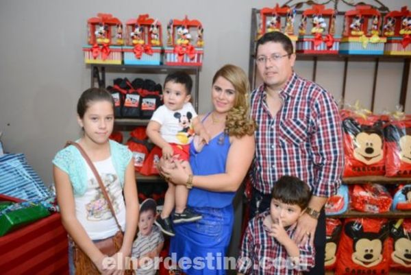 Carlos Eduardo festejó su Primer Añito con una gran fiesta en el Salón Parroquial Capitán Bado de Brasil