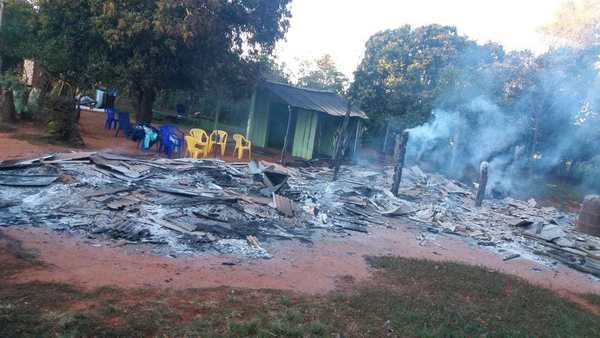 Incendio consume una casa en Juan Manuel Frutos - Campo 9 Noticias