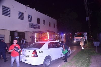Explota aire acondicionado en edificio policial y causa principio de incendio