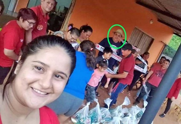 Director de la CARCEL de CDE distribuye ALIMENTO de dudosa procedencia en PROSELITISMO COLORADO