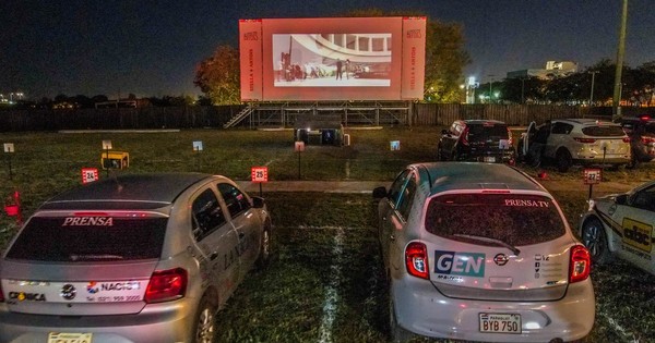 En Asunción reviven funciones de autocine