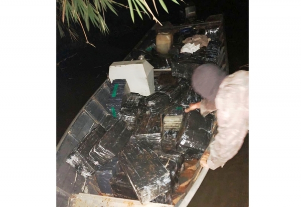 Cae UNA TONELADA de DROGA en el Lago de ITAIPU y detienen a UN PARAGUAYO