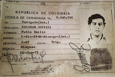 ¿ NEGOCIOS del narco PABLO ESCOBAR GAVIRIA en CDE ?