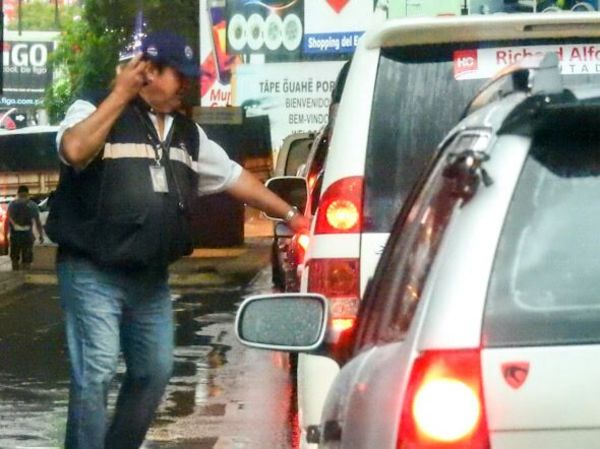 Más de 350 FURGONES meten TONELADAS de CONTRABANDO pagando COIMAS