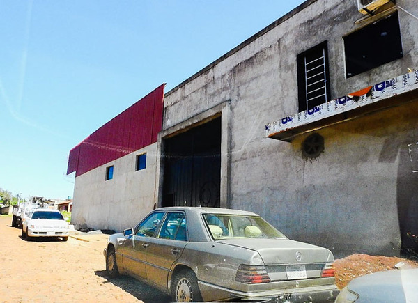 Aparece otra proveedora de MALETÍN que vende MUEBLES y PRODUCTOS de LIMPIEZA a COMUNA de FRANCO
