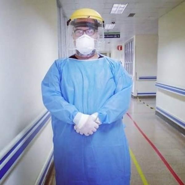 “Virus es muy real y a quienes afirmen lo contrario hay que tratarlos como lo que son: irresponsables y cretinos”