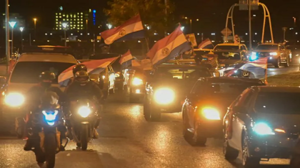 Gran caravana contra la corrupción en Asunción