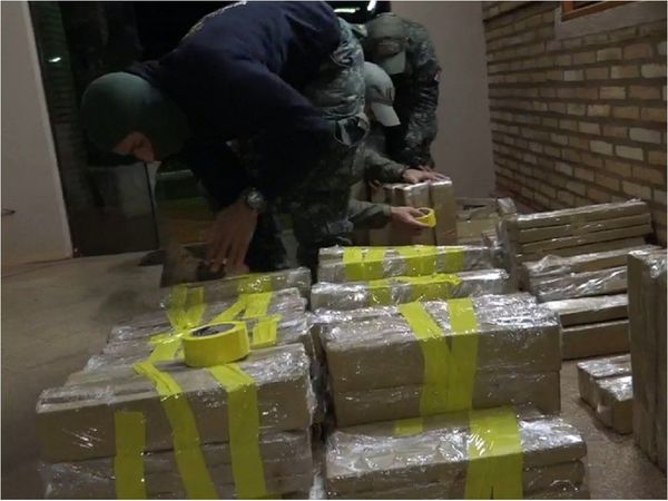 Dos detenidos con alrededor de 400 kilos de marihuana en PJC