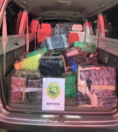 Cae FURGON con más de 700 kilos de MARIHUANA