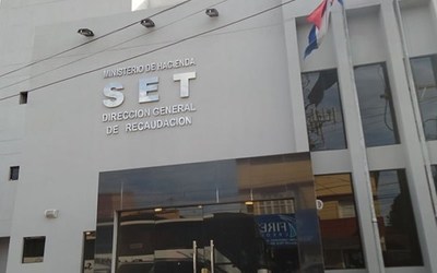 Cuestionan que funcionarios de la SET sigan cobrando 50% de las multas