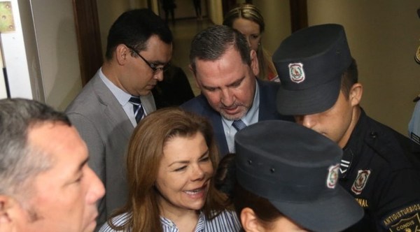 Juez ordenó libertad ambulatoria para Zacarías Irún y Sandra McLeod