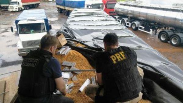 Descubren 200 mil gruesas de cigarrillo paraguayo bajo carga de maíz