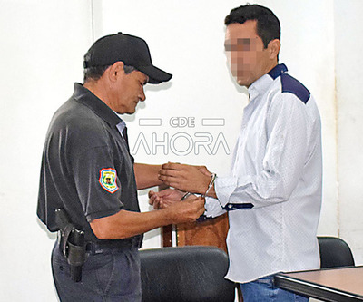 Padre condenado por abusar sexualmente de sus hijas e hijastra no sabe lo que le espera en la cárcel