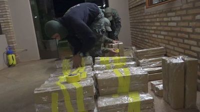 FTC incauta camioneta cargada de marihuana y detiene a dos personas - Nacionales - ABC Color