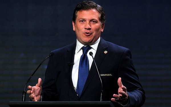 Presidente de Conmebol espera que pronto 'la pelota vuelva a rodar'