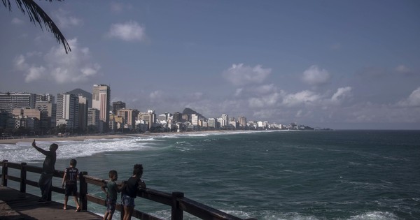 Bares y restaurantes reabren en Río de Janeiro desde hoy
