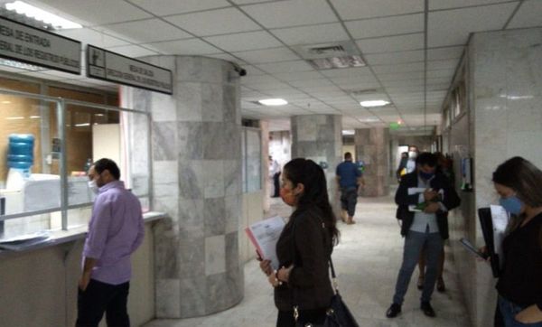 Apostar al gobierno digital para destrabar burocracia y mejorar eficiencia estatal - Nacionales - ABC Color