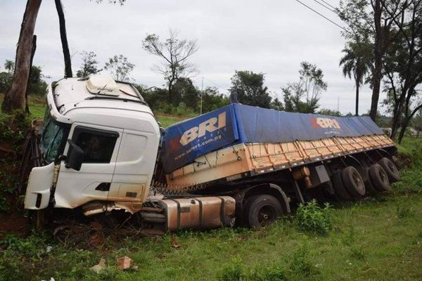 Funcionario de Petropar fallece en violento accidente de tránsito