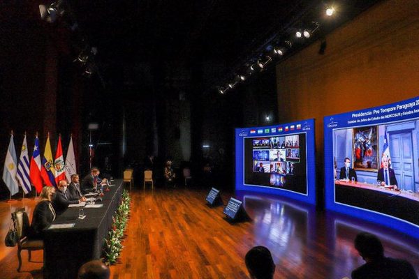 Presidentes acuerdan políticas conjuntas para hacer frente a los desafíos de la pandemia » Ñanduti