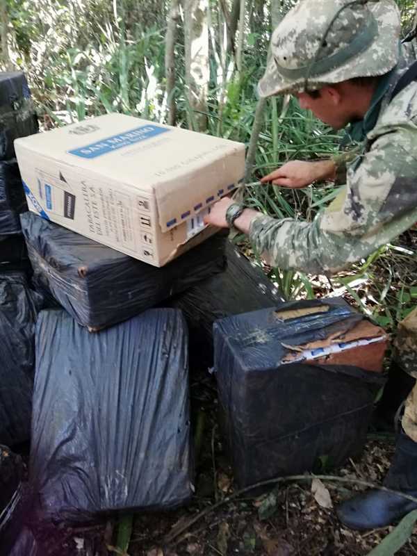 Decomisan MARIHUANA y CIGARRILLO en el lado PARAGUAYO del LAGO de ITAIPU