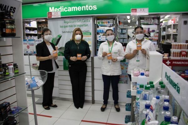 Cadena de farmacia apoya campaña contra la violencia hacia la mujer