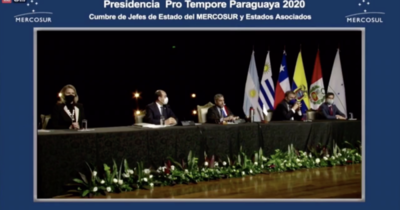 Falla técnica desata enojo del presidente Abdo en Cumbre de Poderes del Mercosur