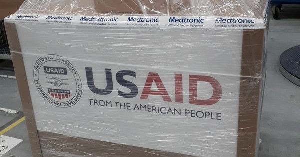 Tras polémica, anuncian embarque de 50 respiradores donados por Estados Unidos
