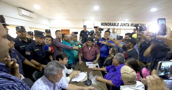 Diputados invitan a concejales de PJC a ratificarse en la intervención a la gestión Acevedo