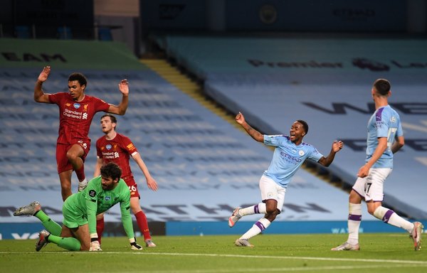 Liverpool estrena su título de la Premier siendo goleado por el Manchester City